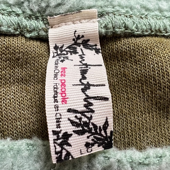 Colorblock Women's Top - Olive, Lavender, Mint - Picture 5 of 5